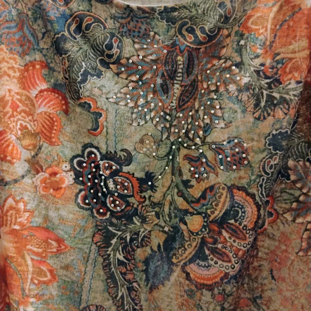 Women's Time & Tru Plus Size Floral Top - Picture 4 of 4